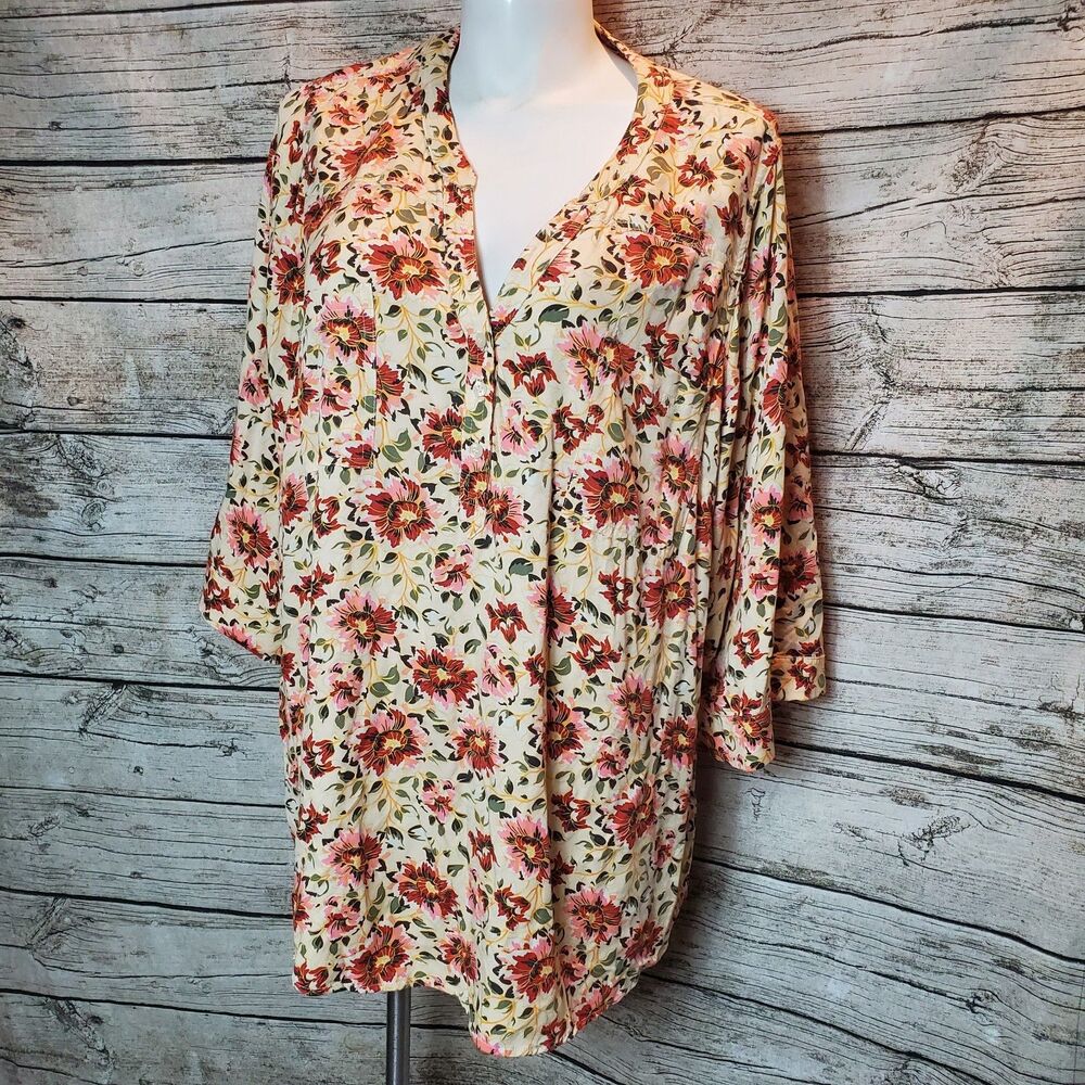 Torrid  Yellow Green Floral Top Button Down Size 5XL